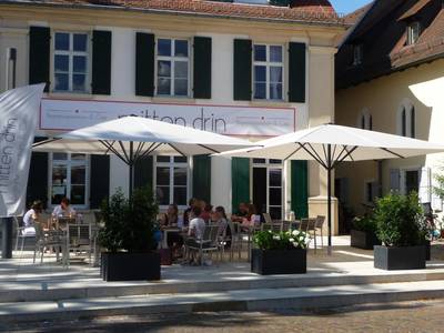 "mittendrin" von außen